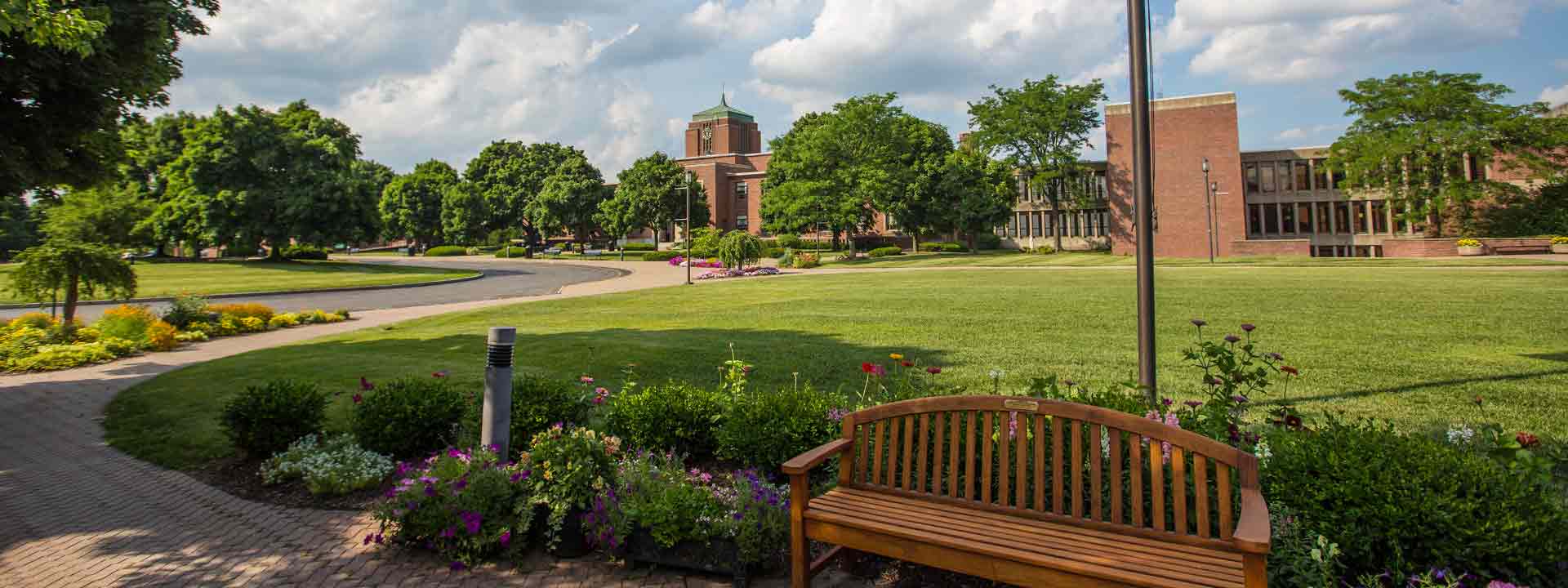 College and University Track & Field Teams Le Moyne College