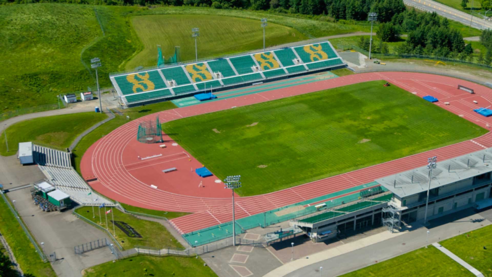 Piste d'athlétisme  Track and field, Track pictures, Track and