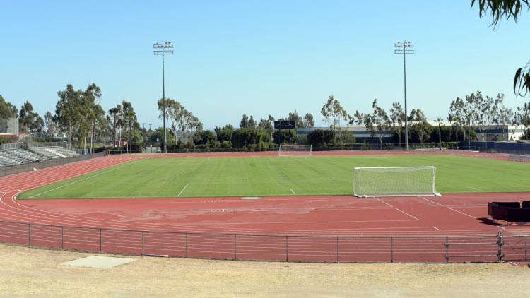 (322) California-State-University-Dominguez-Hills_Toro-Stadium